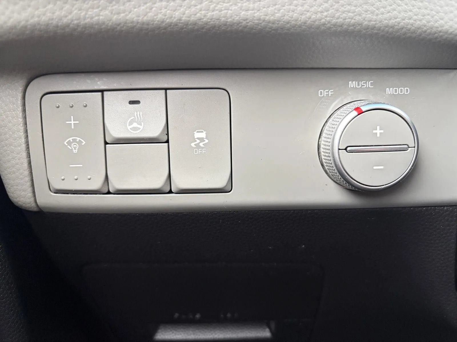 Used 2016 Kia Soul + w/ Primo Package FWD image 25