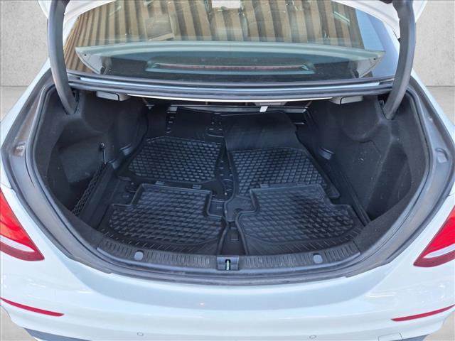 Used 2018 Mercedes-Benz E 400 4MATIC Sedan image 6