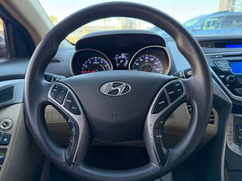 Used 2013 Hyundai Elantra GLS w/ Preferred Pkg image 9