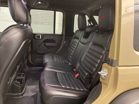 Certified 2025 Jeep Wrangler Unlimited Rubicon w/ Convenience Group AWD/4WD image 23