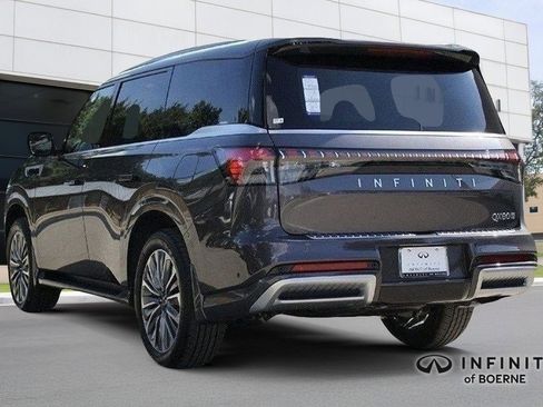 Certified 2026 INFINITI QX80 Luxe image 5