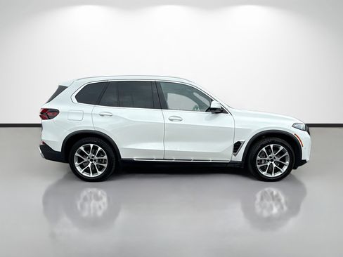 Used 2025 BMW X5 xDrive40i AWD/4WD image 2