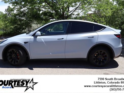 Used 2024 Tesla Model Y Long Range AWD/4WD image 4