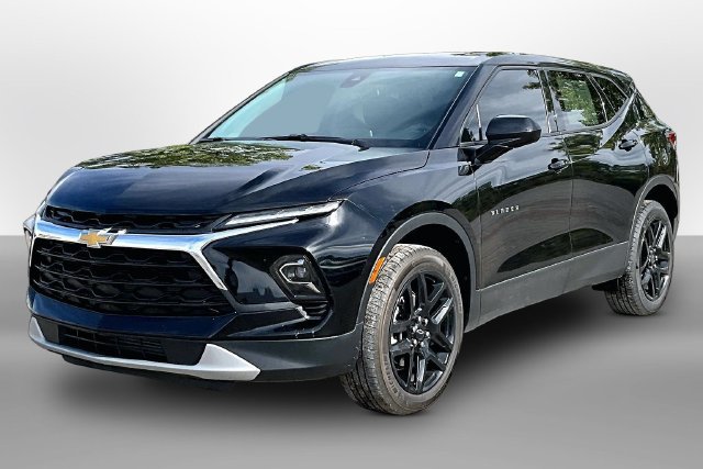 Used 2023 Chevrolet Blazer LT FWD image 3