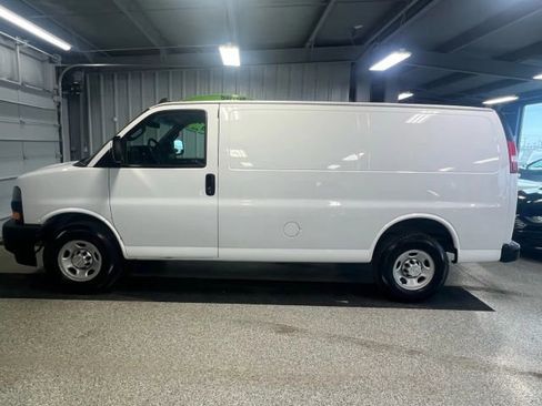 Used 2019 Chevrolet Express 2500 w/ Enhanced Convenience Package image 5