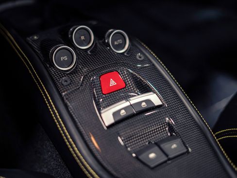 Used 2015 Ferrari 458 Spider RWD image 11