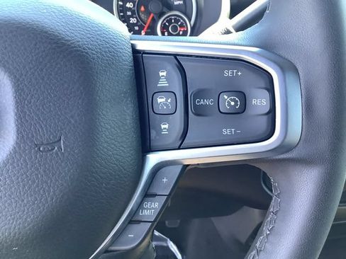 Used 2025 RAM 2500 Big Horn AWD/4WD image 12