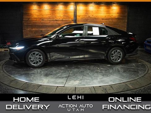Used 2024 Hyundai Elantra SEL image 1