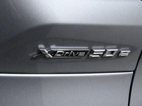 Used 2025 BMW X5 xDrive50e w/ Parking Assistance Package image 39