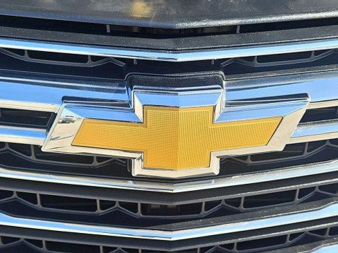 Used 2023 Chevrolet Traverse LT FWD image 30