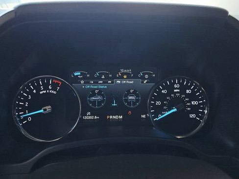 Used 2018 Ford Expedition XLT w/ Equipment Group 202A AWD/4WD image 19