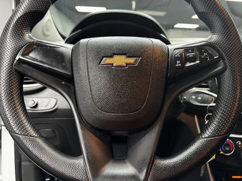 Used 2019 Chevrolet Trax LS w/ LPO, Cargo Package image 18