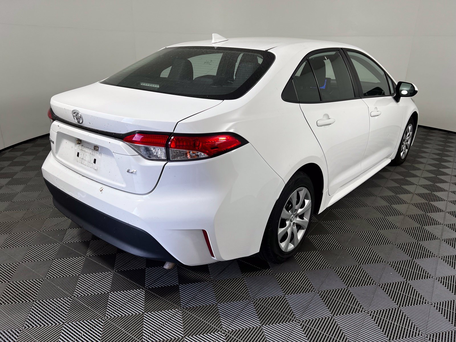 Used 2024 Toyota Corolla LE FWD image 5