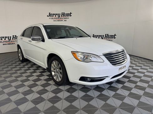 Used 2014 Chrysler 200 Limited FWD image 6