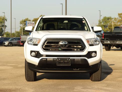 Used 2023 Toyota Tacoma SR5 AWD/4WD image 2