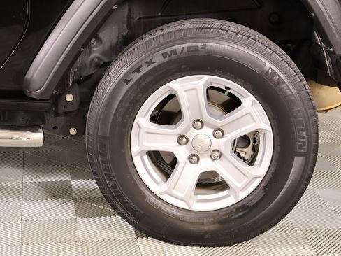 Used 2020 Jeep Wrangler Sport image 16