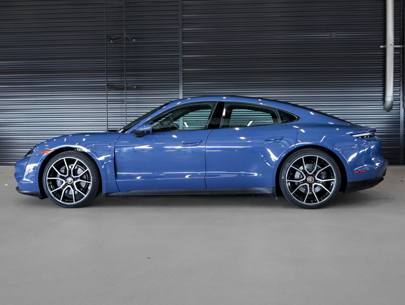 Certified 2024 Porsche Taycan w/ Premium Package RWD image 2