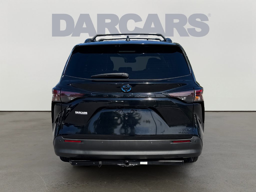 Used 2024 Toyota Sienna XLE Woodland Edition AWD/4WD image 5