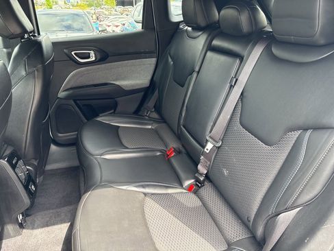 Used 2023 Jeep Compass Latitude image 15