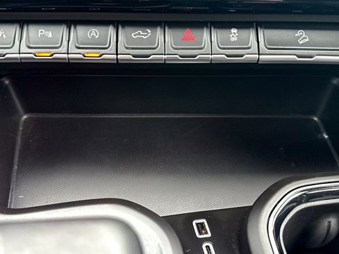 Used 2025 GMC Sierra 1500 AT4 image 30