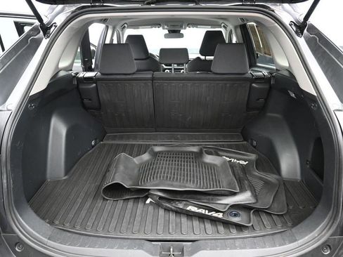 Used 2020 Toyota RAV4 XLE w/ All Weather Liner Package AWD/4WD image 31
