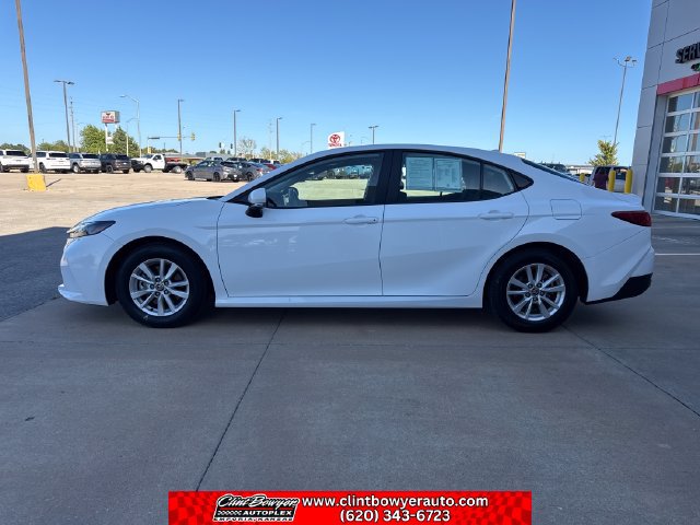 Used 2025 Toyota Camry LE FWD image 2
