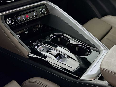 Certified 2025 Audi Q5 Premium Plus w/ Premium Plus AWD/4WD image 15
