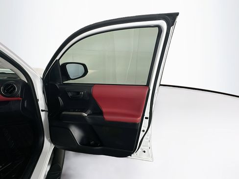 Used 2021 Toyota Tacoma SR5 image 29