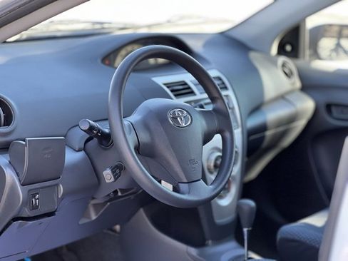 Used 2008 Toyota Yaris image 11