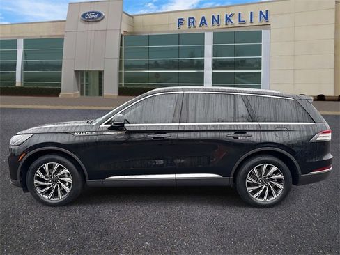 Certified 2025 Lincoln Aviator AWD image 4