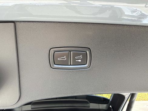 Used 2024 Porsche Cayenne S image 39