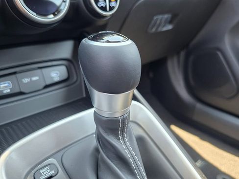 New 2025 Hyundai Venue SEL image 31