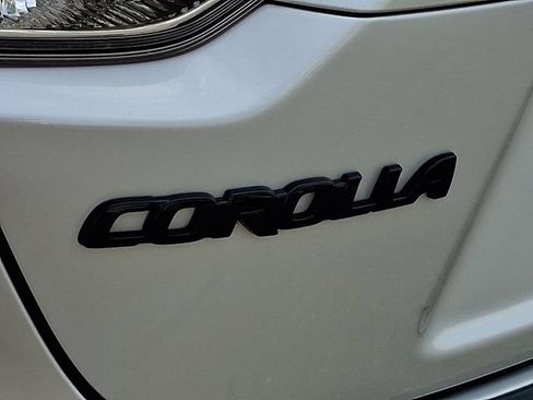 Used 2024 Toyota Corolla SE w/ SE Premium Package FWD image 33