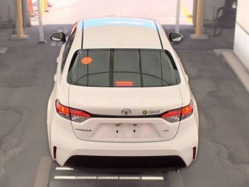 Used 2024 Toyota Corolla LE FWD image 3