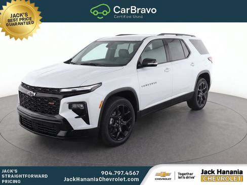 Used 2024 Chevrolet Traverse RS w/ LPO, Floor Liner Package FWD image 2