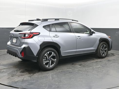 Used 2025 Subaru Crosstrek 2.0i Premium w/ Crosstrek Mirror Package image 9