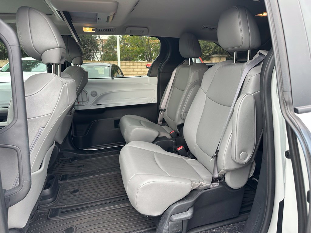 Used 2025 Toyota Sienna XLE w/ XLE Plus Package AWD/4WD image 10