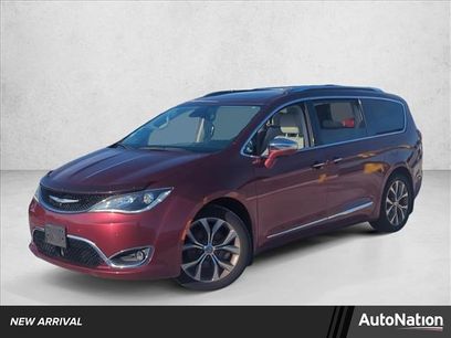 Used 2020 Chrysler Pacifica Limited w/ Tire & Wheel Group