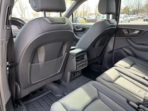 Certified 2025 Audi Q7 2.0T Premium w/ Convenience Plus Package AWD/4WD image 33