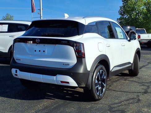 New 2025 Nissan Kicks SV w/ SV Premium Package image 3