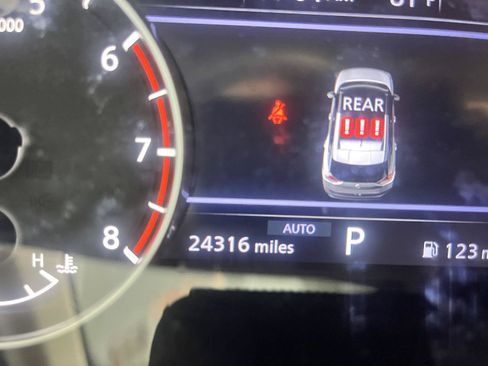 Used 2023 Nissan Rogue SV AWD/4WD image 16