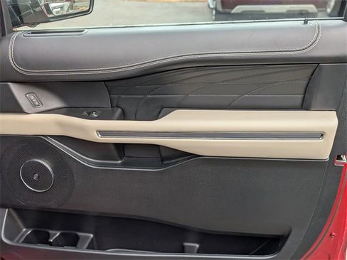 Used 2021 Ford Expedition Platinum image 38