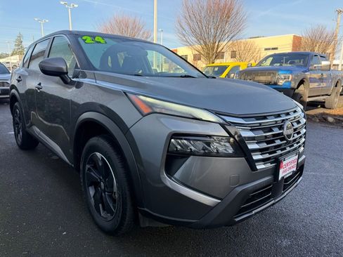 Certified 2024 Nissan Rogue SV image 5