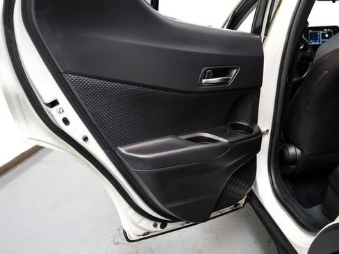 Used 2020 Toyota C-HR LE FWD image 41