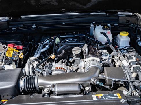 Used 2023 Jeep Gladiator Sport AWD/4WD image 47