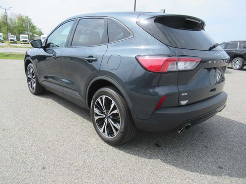 Used 2022 Ford Escape SE w/ SE Sport Appearance Package image 7