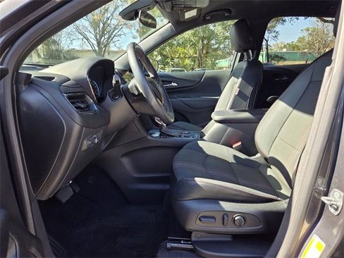 Certified 2022 Chevrolet Equinox RS w/ Infotainment Package image 12