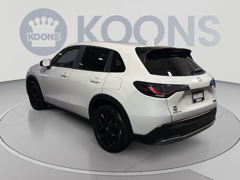 Used 2024 Honda HR-V Sport image 4