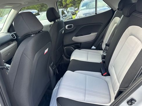 New 2025 Hyundai Venue SEL image 11