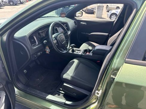 Used 2018 Dodge Charger SXT w/ Blacktop Package RWD image 10